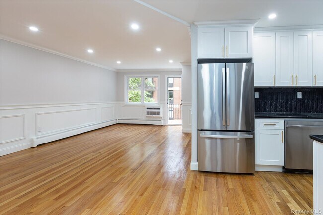 Foto del edificio - 3524 Cambridge Ave