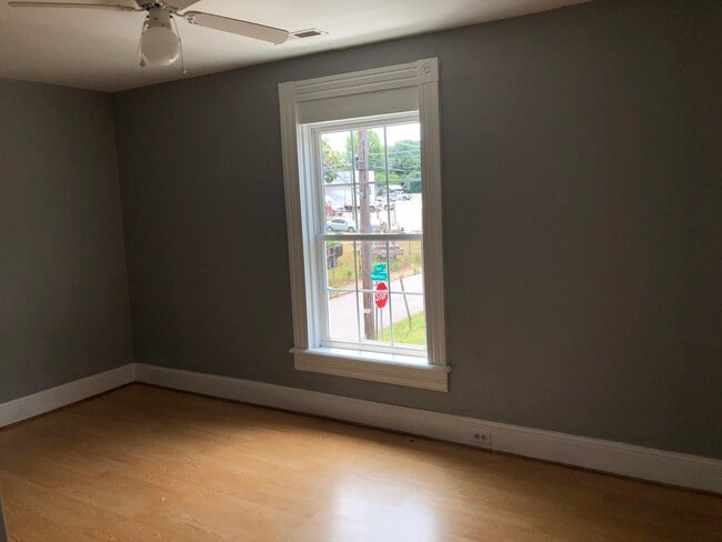 Building Photo - 258 Munford St