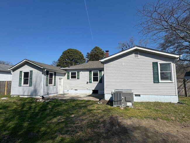 Building Photo - Beautifully Updated Ranch Home