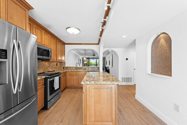 Foto del edificio - 1100 SE 5th Ct