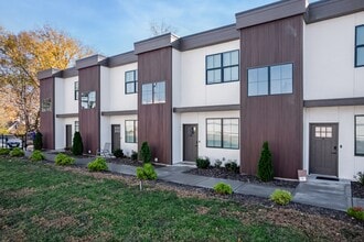 Building Photo - 4315 Holly St