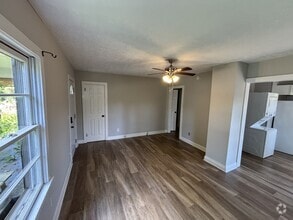 Building Photo - 104 Lincoln Dr