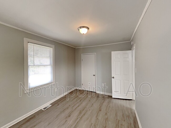 Building Photo - 4739 Dodson Rd