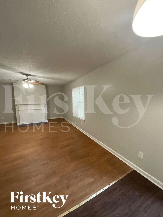 Building Photo - 7166 Stonebrook Ln