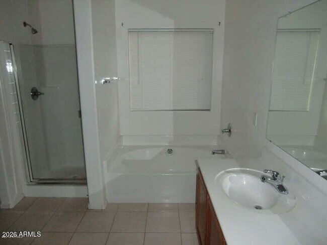 Building Photo - 3242 S 94th Dr