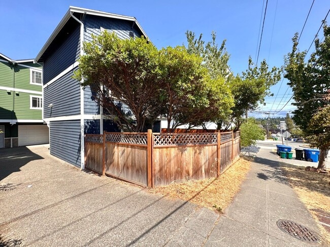 Photo - 750 N 92nd St House