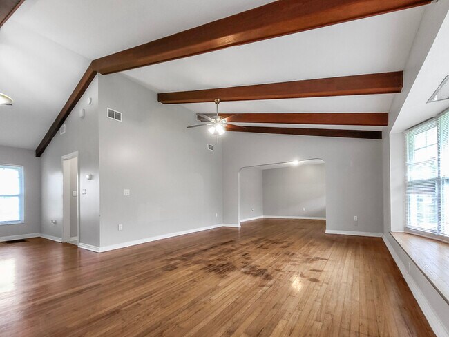 Building Photo - 477 Del Monte Dr