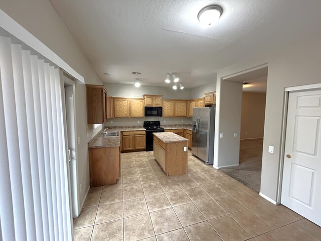 Building Photo - 5435 W Shumway Farm Rd