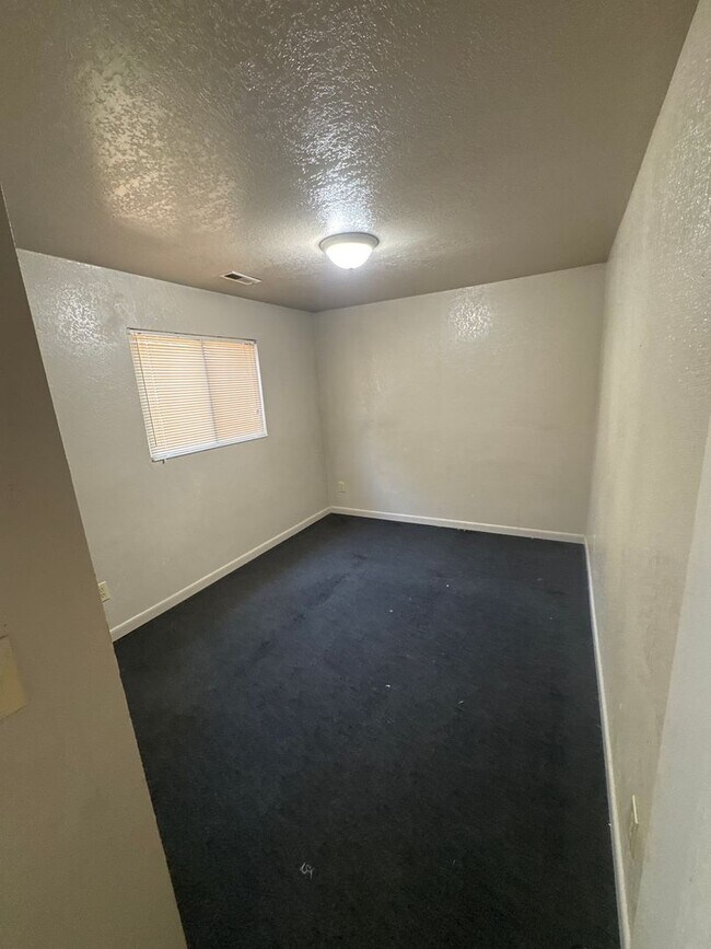 Foto del edificio - 75 E 860 S