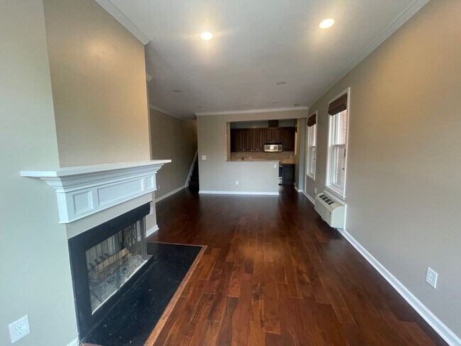 Foto del edificio - Dupont Circle 2-level Condo at The Cygnet. 1 Bed/1 Full Bath, Fireplace and Modern Kitchen