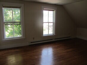 Building Photo - 14 Bradbury St
