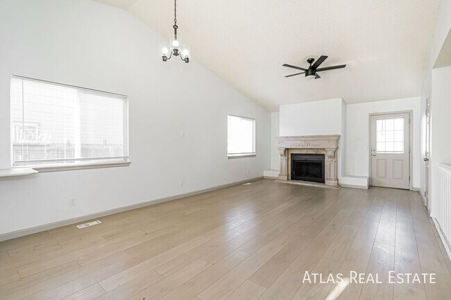 Foto del edificio - 1679 Ensenada Way