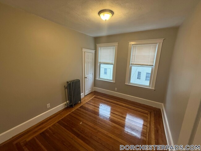 Building Photo - 62 Fayston St