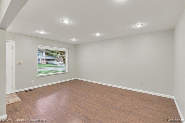 Foto del edificio - 39694 Birchwood Dr
