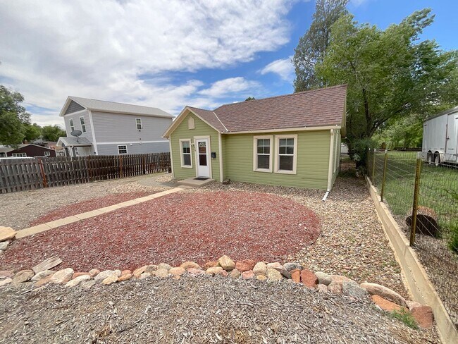 Foto del edificio - 2 Bedroom Home Available Near Pikes Peak Ave & S Institute St!