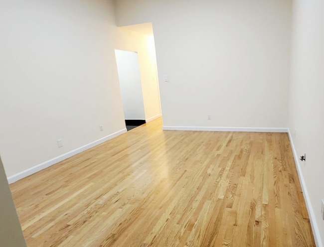 Building Photo - 3-6 E 91st St