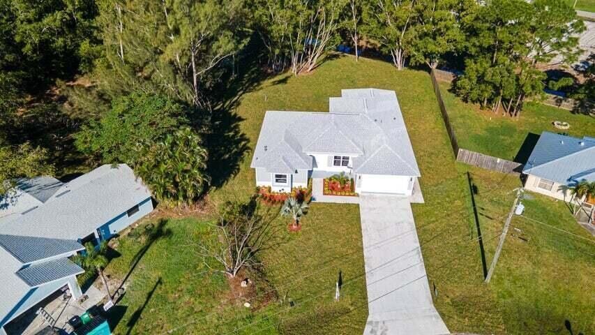 Foto principal - 419 SW Namoit Pl