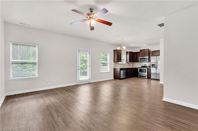 Foto del edificio - 4488 Ravenwood Dr