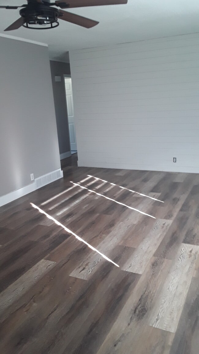 Building Photo - 7646 S 2920 W