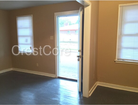 Foto principal - 2766 Douglass Ave