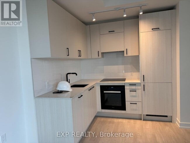 Building Photo - 1 Quarrington Ln