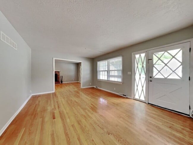 Building Photo - 11209 E 59th St