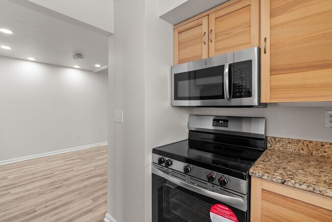 Foto del edificio - 837 Little Bay Ave