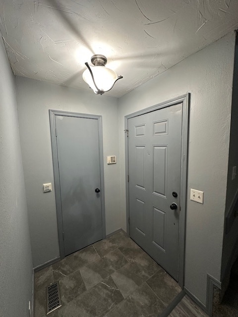 Building Photo - 4623 Hemlock Ln