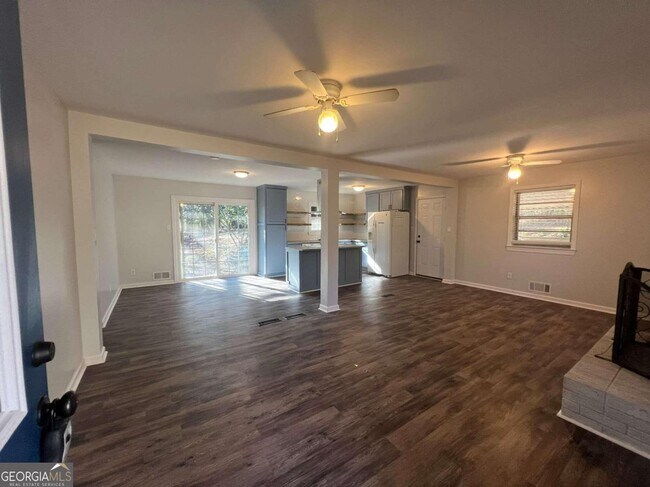Building Photo - 2712 Wayman Dr