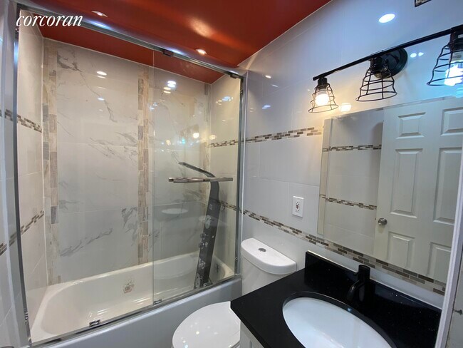 Foto del edificio - 43-27 54th St