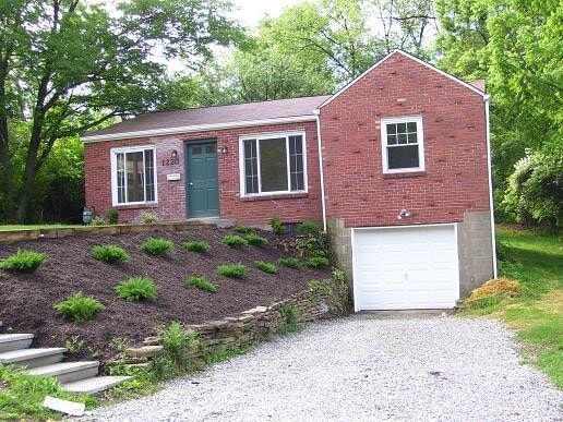 Building Photo - 1220 Colonial Ln