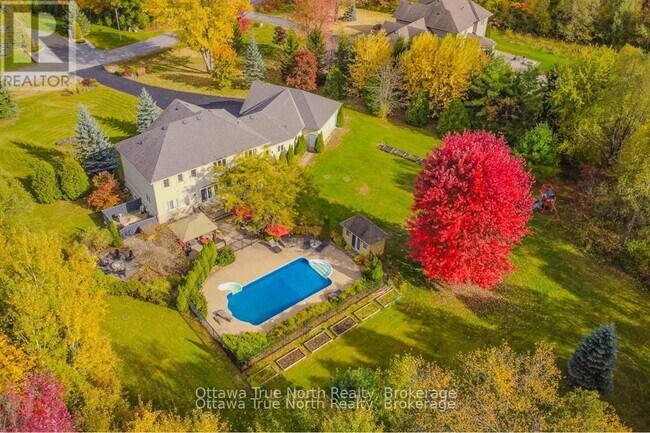 Photo du bâtiment - 1530 Lords Manor Ln