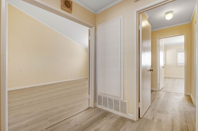 Foto del edificio - La Canada Townhouse In the Golf Course Community with great views