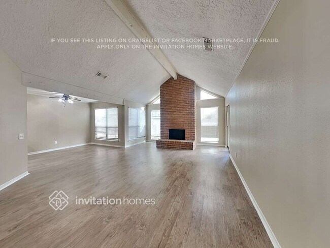 Foto del edificio - 2227 Briarwest Blvd