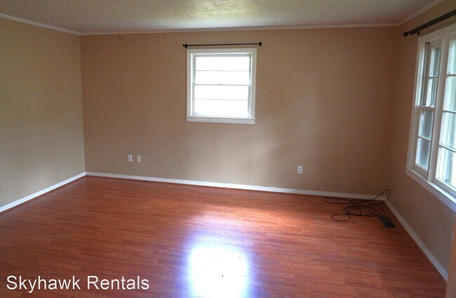 Building Photo - 3 br, 1 bath House - 111 Edgewood Street