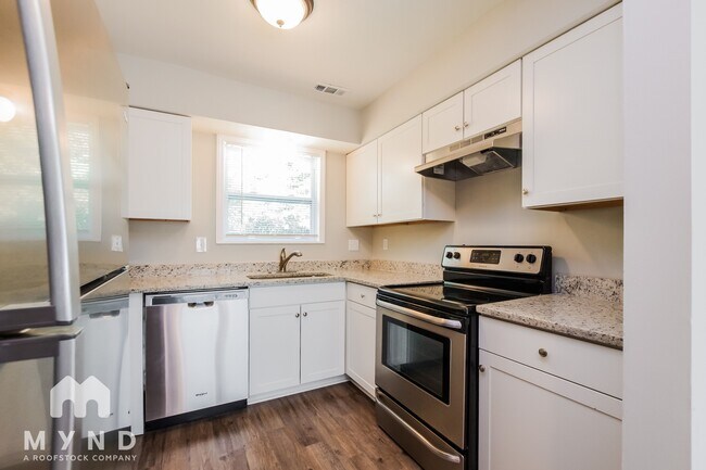Building Photo - 6806 Barcliff Dr