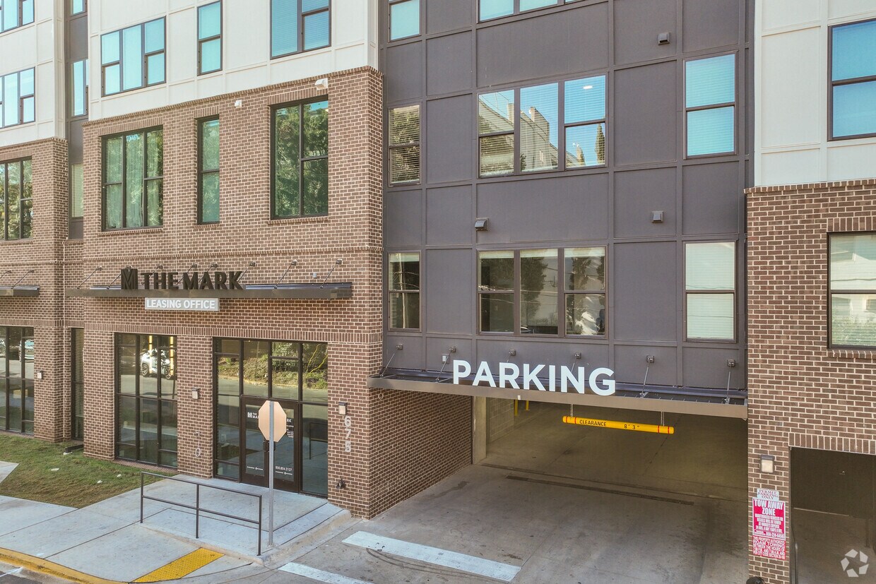 Alternar - The Mark at Tallahassee