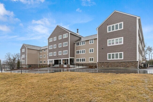 Building Photo - 36 Dunham Rd