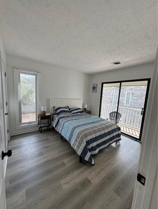 Building Photo - 4710 Cobblestone Dr