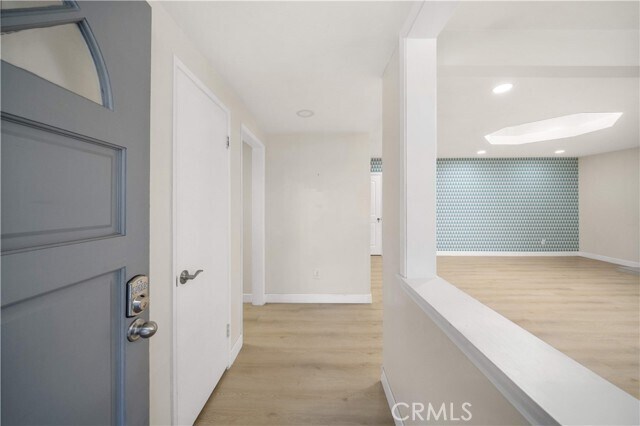 Building Photo - 912 Hl