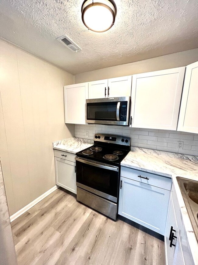 Interior Photo - Cedar Heights