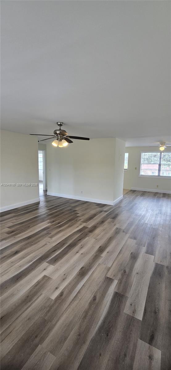 Foto del edificio - 9041 Harding Ave