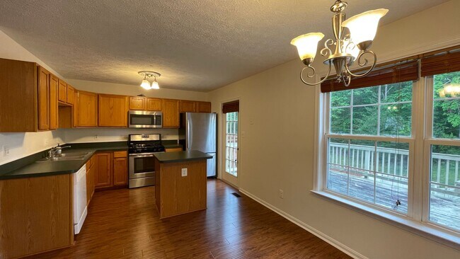 Foto del edificio - 4 Bed Townhome in South Stafford