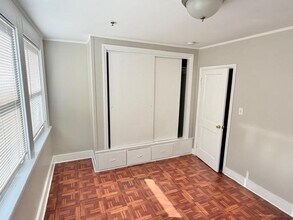 Building Photo - 27 W Main St