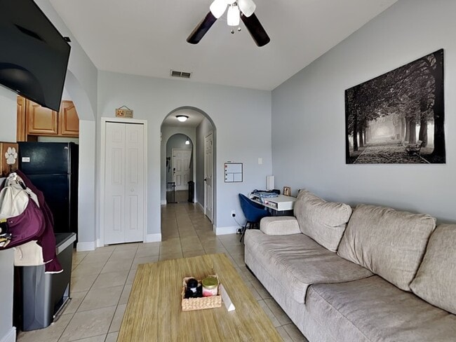 Foto del edificio - 16583 Cedar Crest Dr