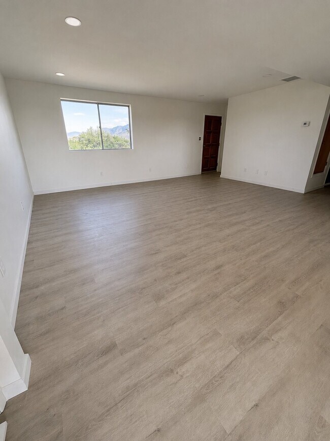 Foto del edificio - 12575 N Mountain Breeze Dr