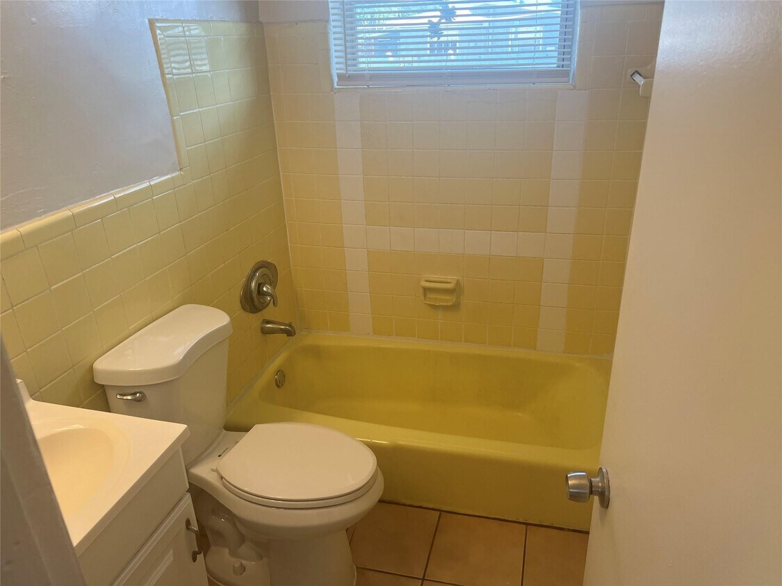 Foto del edificio - 1410 Ave