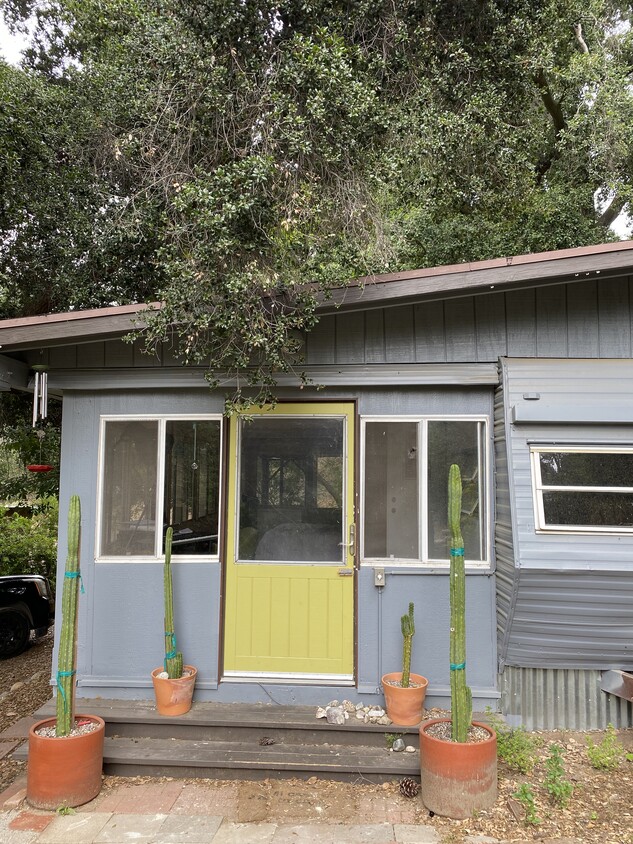 Primary Photo - 20200 Paradise Ln