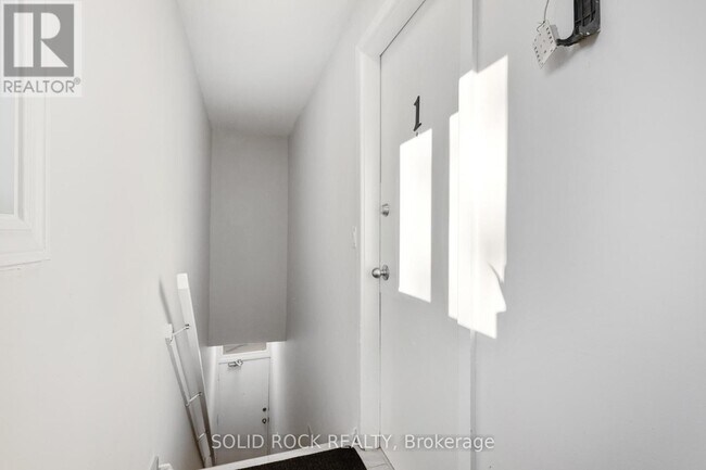 Photo du bâtiment - 420 Arlington Ave