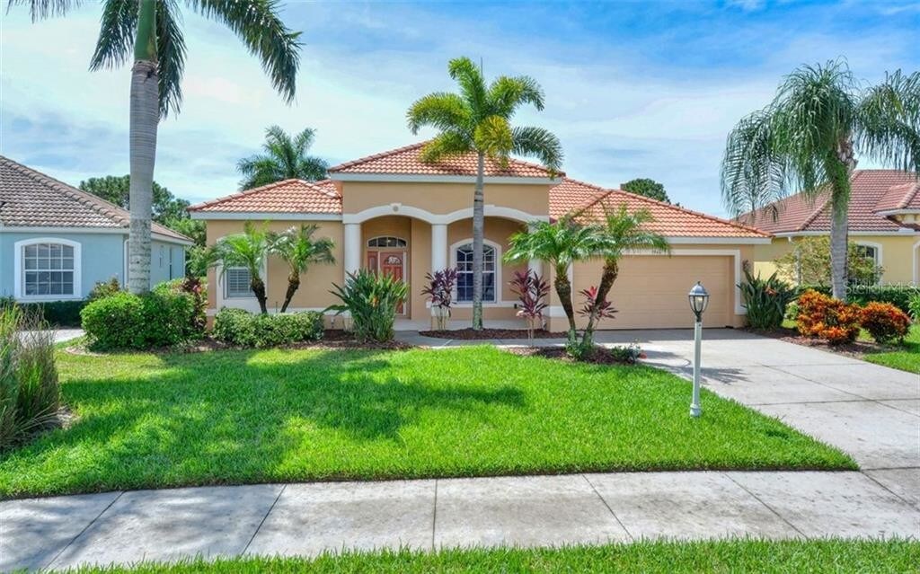Primary Photo - 1944 Coconut Palm Cir